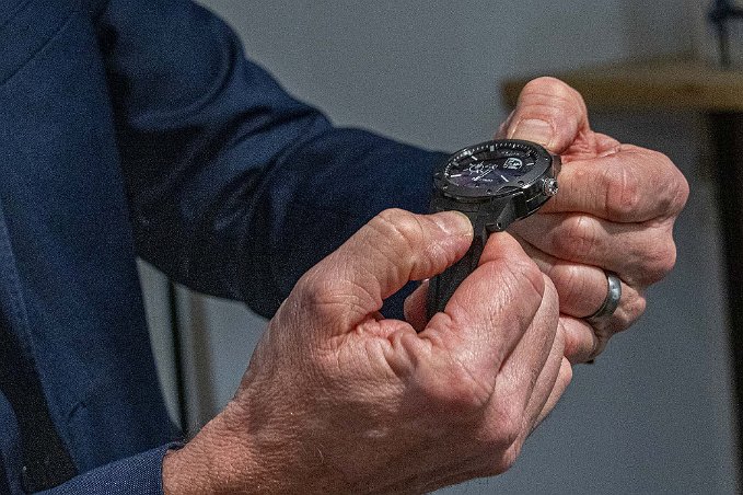Hantverksvandring Det här armbandsuret går att plocka isär....