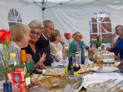 120825–170208  Gårdsfest 25 augusti.