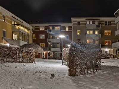 Kapellets gård  Kapellets gård i  kvällsbelysning 22 januari.