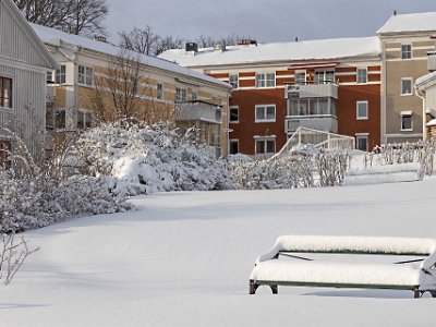 Snösoffa  Snöfylld soffa vid kv Kapellet på Norra Strandvägen efter det täta snöfallet natten till 3 ferbuari 2019.