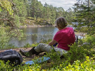 Tresticklans nationalpark Fikarast mitt emot Snarenäste i Stora Tresticklan. Sjön har en area på 1,29 kvadratkilometer och ligger 204,3 meter över havet.