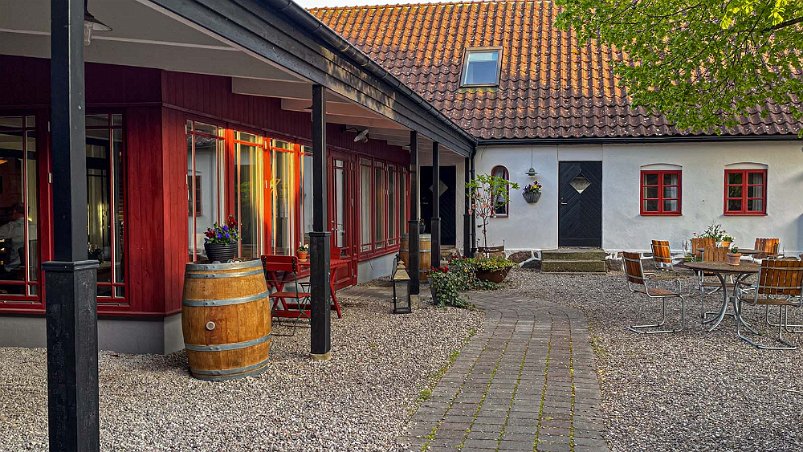 Gården vid Blåsingsborgs gårdshotell Den trevliga gården vid Blåsingsborgs gårdshotell.