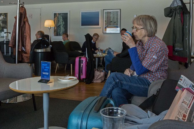 Fika i SAS-loungen Vi tillbringade en timme i SAS-loungen före avresan till Kriuna.