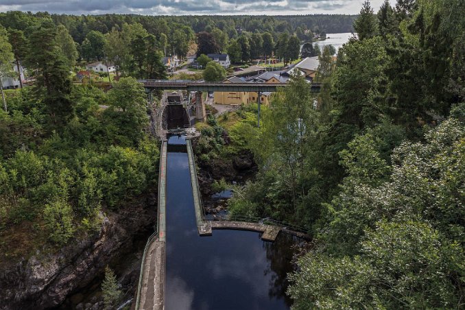 Akvedukten i Håverud Akvedukten i Håverud är en kombination av en landsvägsbro, järnvägsbro och en akvedukt. Tre rederier har passagerartrafik som passerar Håverud. Akvedukten leder...