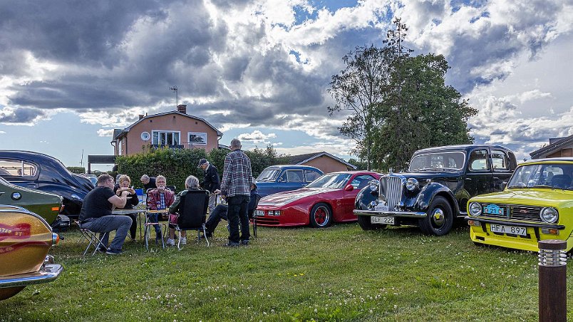Veteranbilsträff Veteranbilsträff vid hotellet i Askersund.