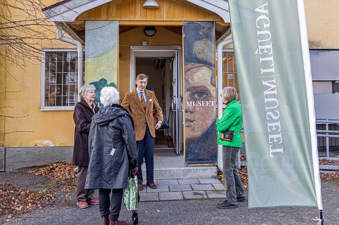 Brandlarm i Aguélimuseet Alla besökare måste gå ut ur museet, medan brandmännen undersökte orsaken till larmet.