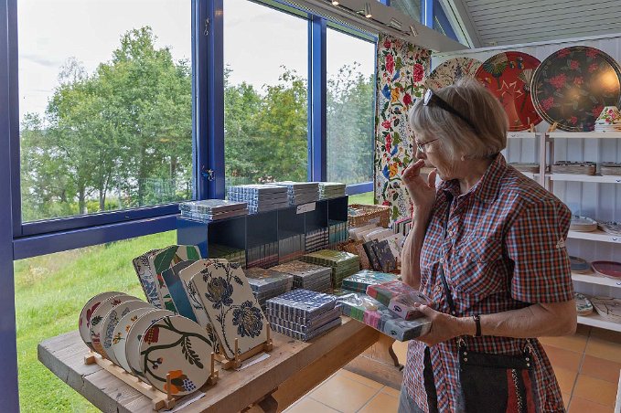 Jobs Handtryck Besök i Jobs handtyck utanför Leksand, där man tillverkar tidlösa klassiska tyger.