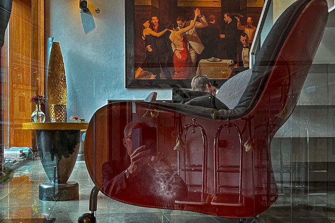 Avalon hotells örve lobby Övre lobbyn fotograferad från entrén