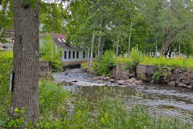 Kanal i Gysinge Kanal in mot Gysinge.