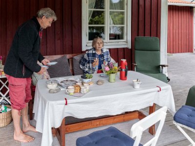 Fika på altanen Hos Erland & Ingrid i Grimsheden, Fengersfors