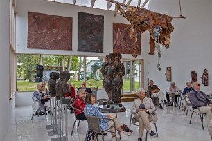 Föredrag i Brixelgården Besök på Brixelgården i Måla, Hällarna utanför Arboga: blkonstnärsgård och skulpturpark som konstnären Richard Brixel (1943–2019) skapade och byggdeupp under...