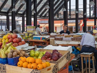 Tirana Frukt- och grönsakshall i Tirana.