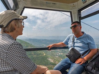 Tirana Linbanan upp till nationalparken Datji på 1400 m höjd.