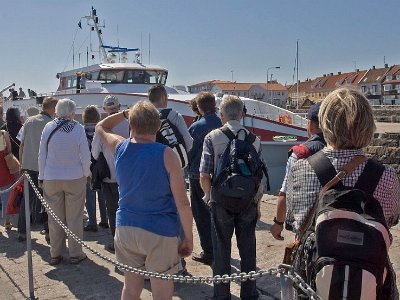 I kön till Christiansö-båten