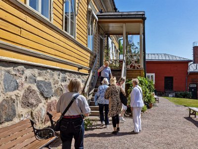 Besök i Runebergs hem Besök i Johan Ludvig Runebergs ganska tråkiga hem på Alexandergatan 3 i Borgå. Runeberg (1804 –1877) betraktas som Finlands nationalskald. Ur hans mest spridda...