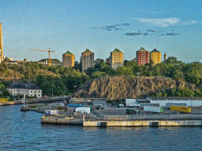 Danviksklippan Danviksklippan och Hammarby kanal fotat från båtrestaurangen.