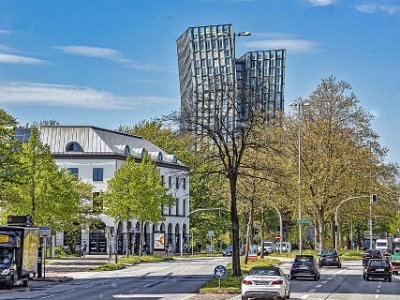 Stadstur i Hamburg De Dansande Tornen, även kända som Tango-tornen kallas två höghus (85 och 75 m höga, med upp till 24 våningar) vid östra ingången till Reeperbahn i Hamburg. De...