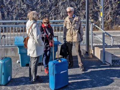 Resstart Väntan på tågstationen i Strängnäs på 0818-tåget,