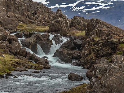 Nationalparken Thingvellir Ett av många vattendrag i nationalparken.