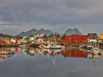 Svolvaer Båthamn i Svolvaer vid E10.