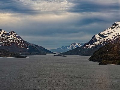 Tengelfjord På E10 kör vi strax över Tengelfjorden på Raftsundsbron.