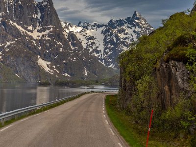 Ut ur vägtunnel Ut ur vägtunnel vid Slöverfjorden.