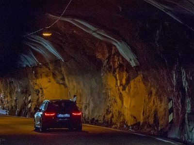 Tunnel på väg till Vigra flpl