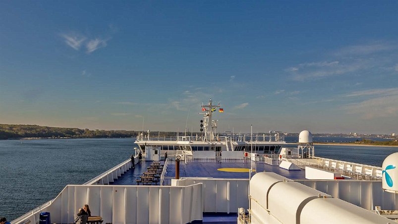 Kielfjorden Stena Germanica på väg in i Kielfjorden, en cirka 17 kilometer lång fjord av Östersjön i Schleswig-Holstein, norra Tyskland. Längst in i Kielfjorden ligger...