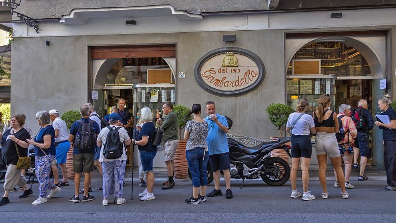 Gratis mandelkakor i Minori Caféet mitt emot hotell bjuder på mandelkakor.