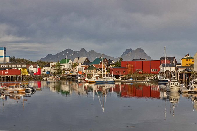 Svolvaer Båthamn i Svolvaer vid E10.